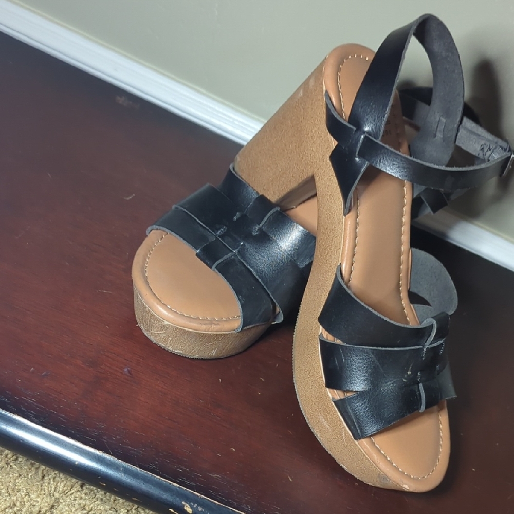 Black and Tan Women's Wedge Sandals